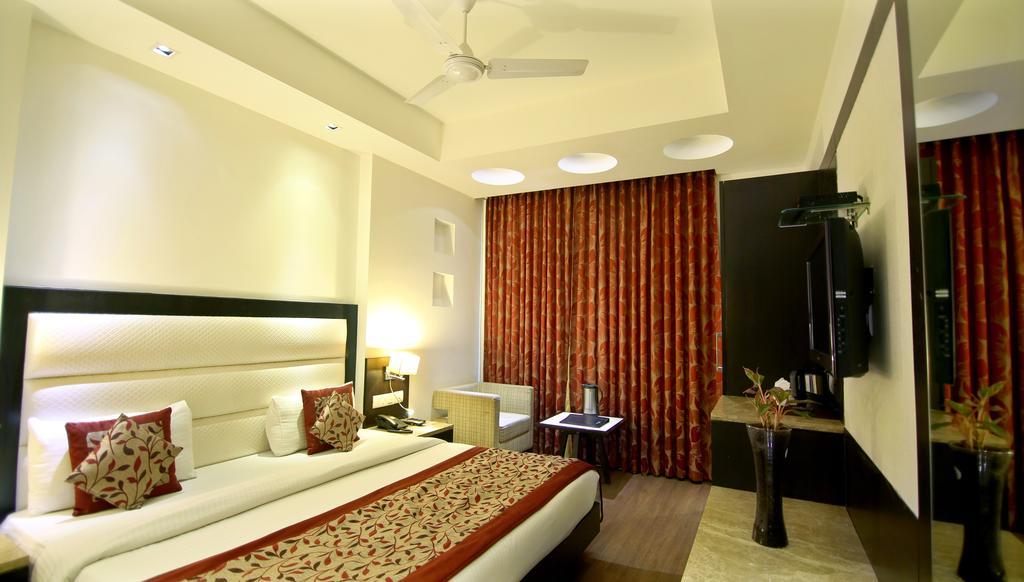Отель The Prime Balaji Deluxe At New Delhi Railway Station - Free Airport Pickup Номер фото