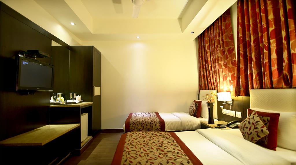 Отель The Prime Balaji Deluxe At New Delhi Railway Station - Free Airport Pickup Номер фото